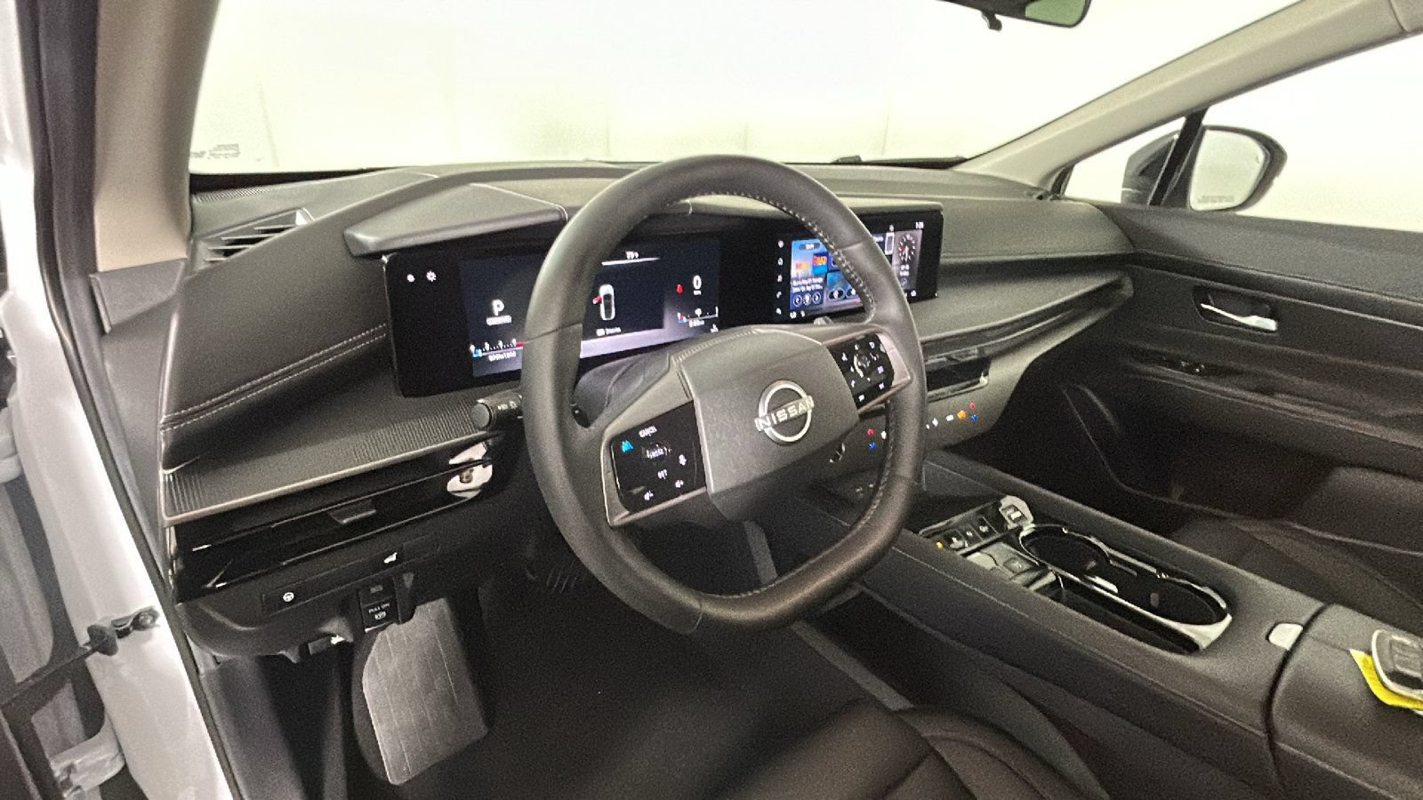 Used 2025 Nissan Murano SV FWD image 16