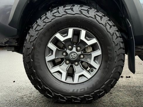 Certified 2021 Toyota Tacoma TRD Off-Road w/ Technology Package image 9