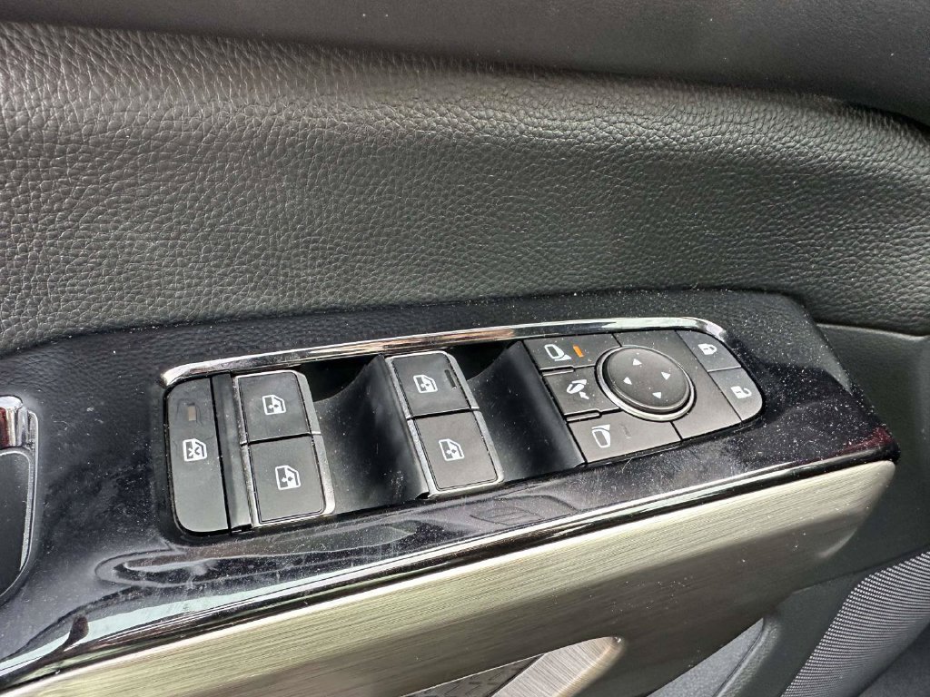 Used 2023 Nissan Pathfinder Platinum w/ Lighting Package (N93) AWD/4WD image 34