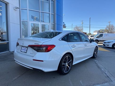 Used 2024 Honda Civic Touring image 6