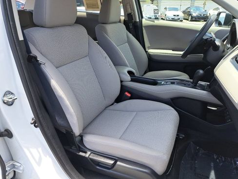Used 2018 Honda HR-V EX image 10