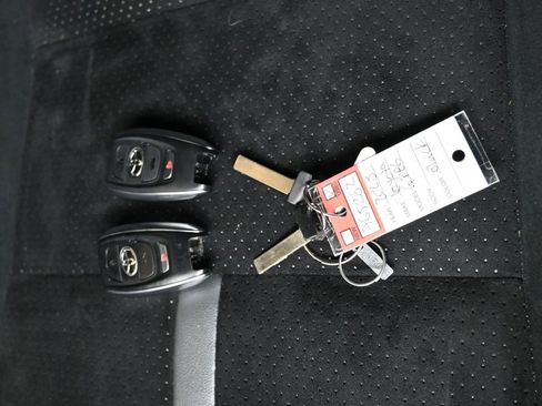 Used 2023 Toyota GR86 Premium image 30