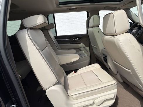 Used 2022 GMC Yukon XL Denali AWD/4WD image 10