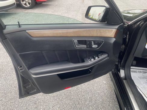 Used 2014 Mercedes-Benz E 550 4MATIC Sedan image 12