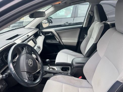 Used 2016 Toyota RAV4 XLE AWD/4WD image 5