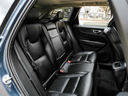 Used 2023 Volvo XC60 B5 Core w/ Climate Package image 37