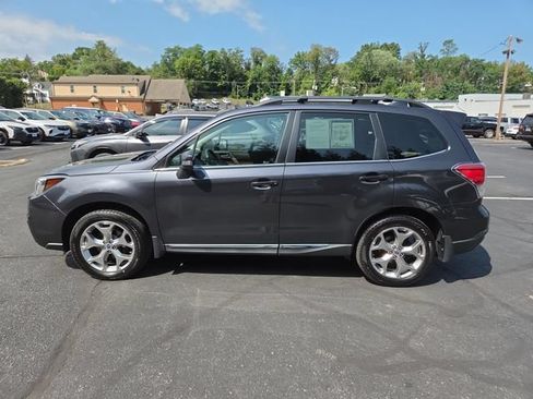 Used 2017 Subaru Forester 2.5i Touring AWD/4WD image 4