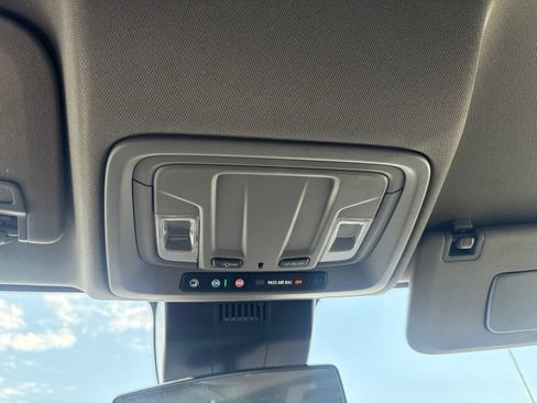 Used 2025 Chevrolet Silverado 2500 LT AWD/4WD image 15
