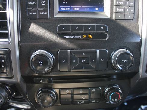 Used 2017 Ford F150 XLT w/ Trailer Tow Package image 19