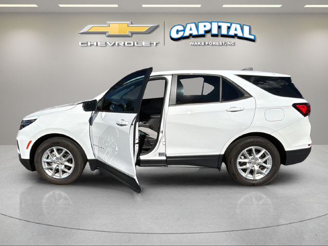 Used 2024 Chevrolet Equinox LS w/ Driver Confidence II Package FWD image 9