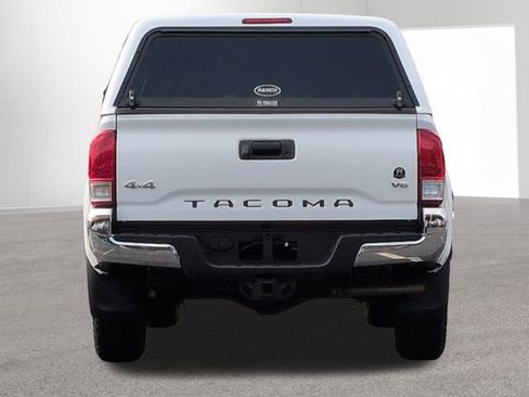 Certified 2017 Toyota Tacoma SR5 w/ Tow Package AWD/4WD image 7