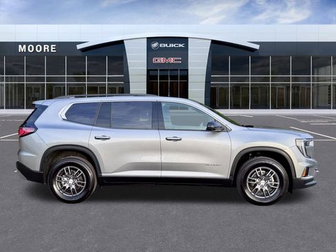 Used 2025 GMC Acadia Elevation image 2