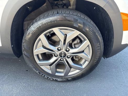 Used 2024 Kia Seltos S AWD/4WD image 12