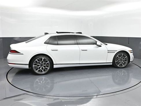 Used 2025 Genesis G90 3.5T AWD/4WD image 32