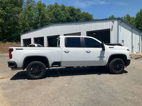 Used 2025 Chevrolet Silverado 2500 LT w/ Trail Boss Package AWD/4WD image 4
