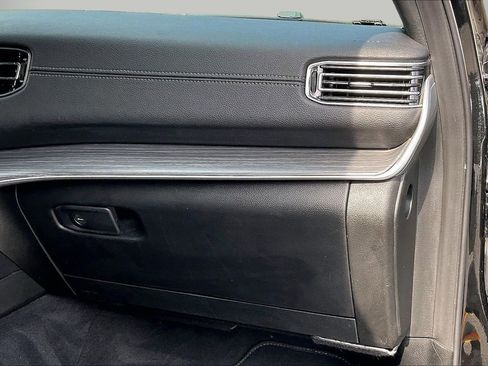 Certified 2024 Jeep Wagoneer Series II w/ Flexible Seating Group image 21