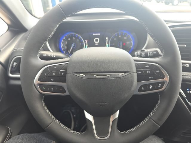New 2027 Chrysler Pacifica Select AWD/4WD image 19