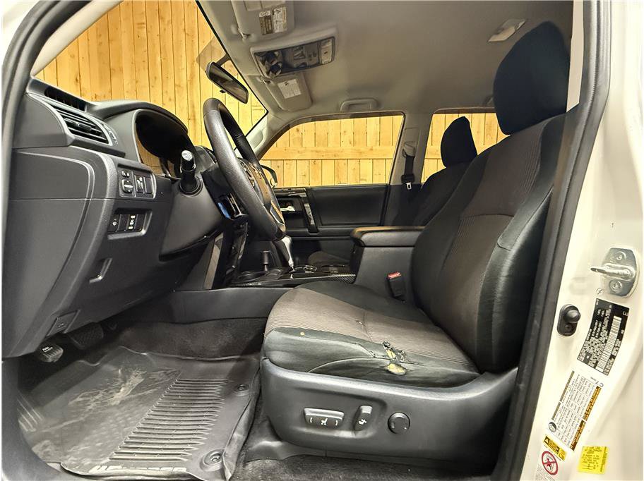 Used 2018 Toyota 4Runner TRD Off-Road AWD/4WD image 14