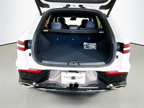 Certified 2026 Genesis GV70 3.5T Sport Prestige AWD/4WD image 28