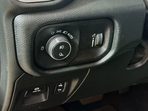 Used 2020 RAM 1500 Big Horn AWD/4WD image 11