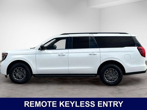 Used 2025 Ford Expedition Max Active RWD image 2