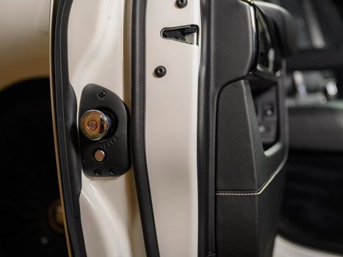 Used 2019 Rolls-Royce Cullinan image 38