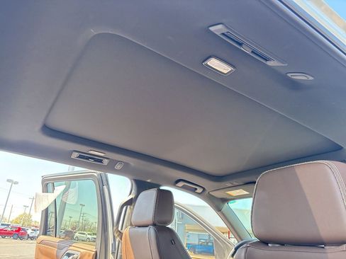 Used 2023 Chevrolet Suburban High Country AWD/4WD image 33