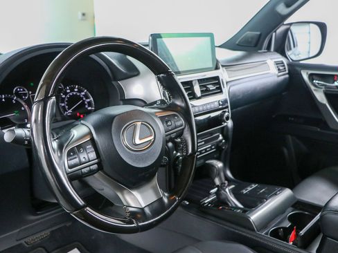 Used 2023 Lexus GX 460 Premium w/ Accessory Package AWD/4WD image 24