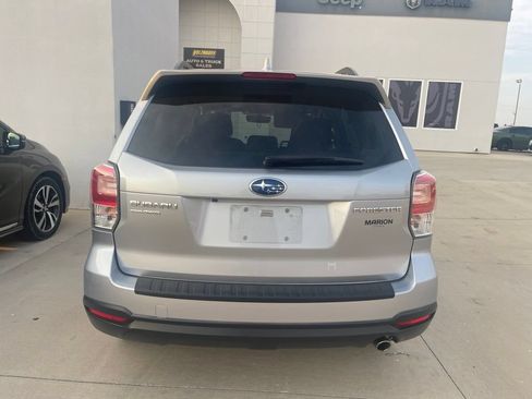 Used 2018 Subaru Forester 2.5i Premium w/ All-Weather Package AWD/4WD image 4