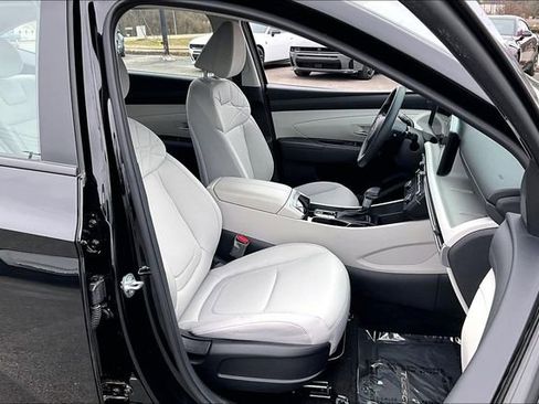 Used 2025 Hyundai Tucson SE image 26