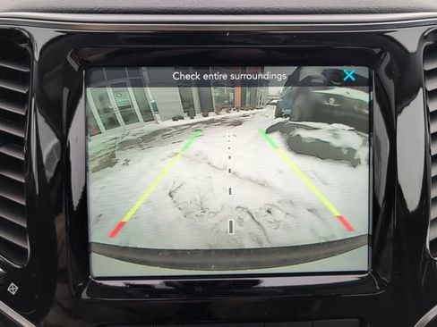 Used 2021 Jeep Cherokee Limited image 40