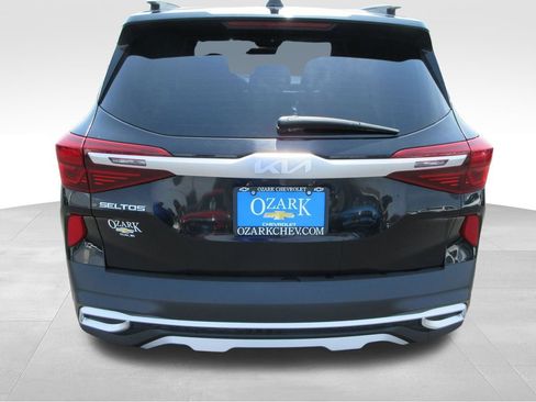 Used 2023 Kia Seltos S w/ Navigation Package AWD/4WD image 4