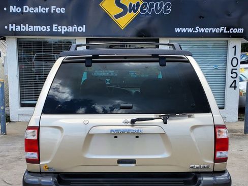 Used 2001 Nissan Pathfinder SE RWD image 12