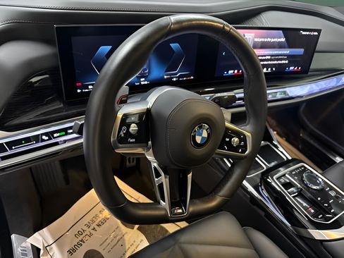 Used 2025 BMW 740i xDrive AWD/4WD image 18