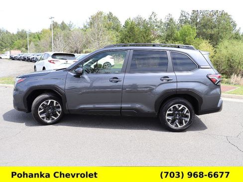 Used 2025 Subaru Forester Premium AWD/4WD image 4