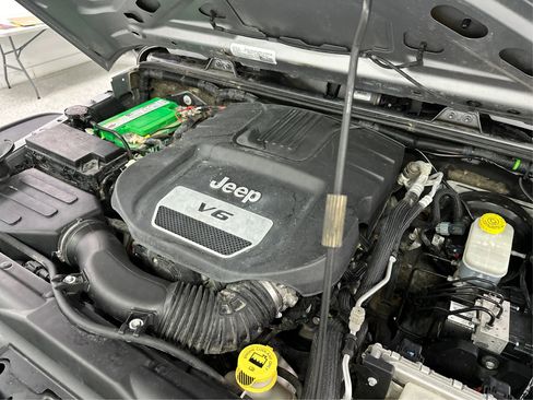 Used 2018 Jeep Wrangler Unlimited Sport S image 23