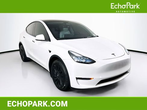 Used 2025 Tesla Model Y Long Range image 1
