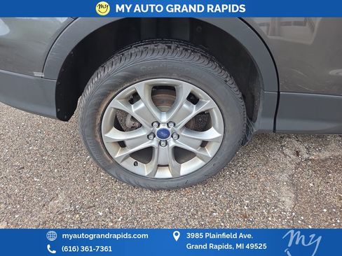 Used 2015 Ford Escape Titanium FWD image 32