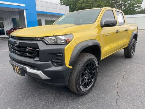 Used 2023 Chevrolet Colorado Trail Boss w/ Advanced Trailering Package AWD/4WD image 5