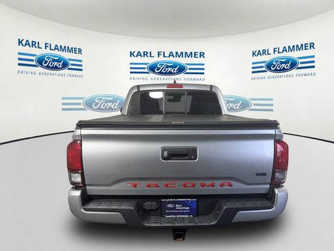 Used 2022 Toyota Tacoma SR5 w/ Technology Package RWD image 4