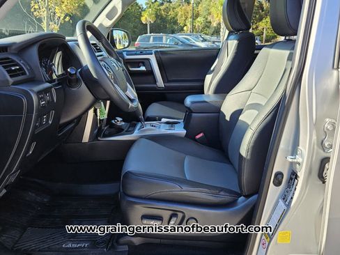 Used 2019 Toyota 4Runner SR5 Premium image 3