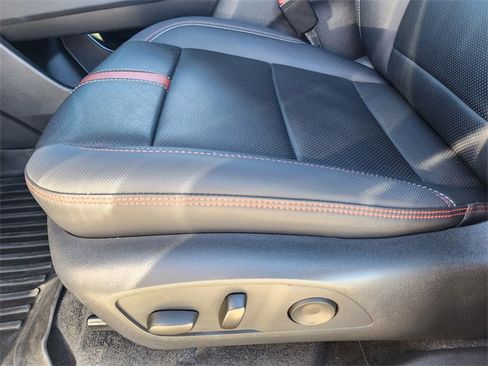 Used 2024 Chevrolet Traverse RS image 25