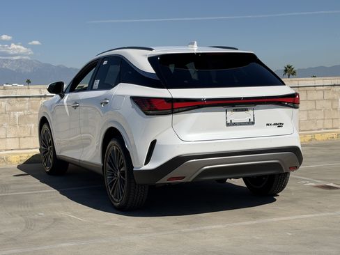 New 2026 Lexus RX 450h AWD w/ Convenience Package image 7