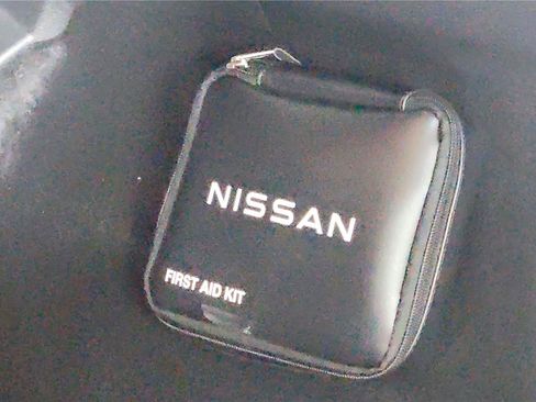 Used 2023 Nissan Rogue SV FWD image 17
