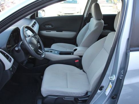 Used 2021 Honda HR-V LX image 17