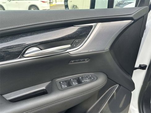Certified 2023 Cadillac XT5 Premium Luxury image 16
