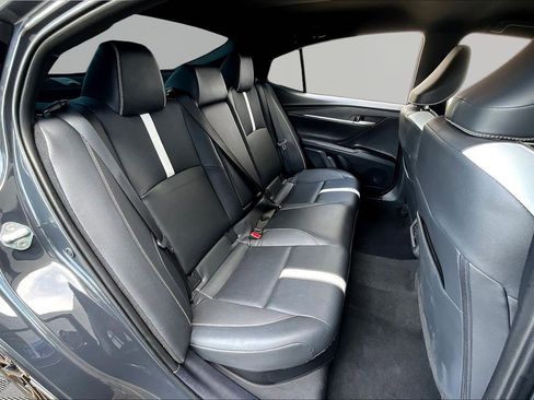 Used 2025 Toyota Camry SE image 24