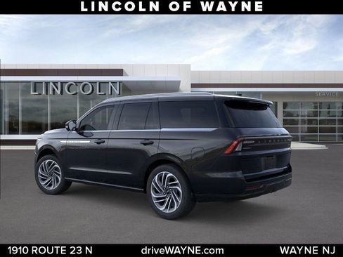 New 2025 Lincoln Navigator Reserve AWD/4WD image 5