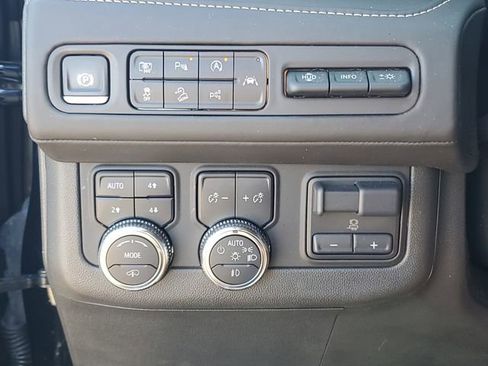 Used 2024 GMC Yukon Denali Ultimate image 21