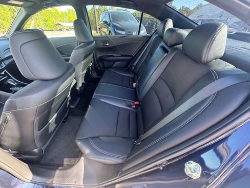 Used 2017 Honda Accord Sport image 17
